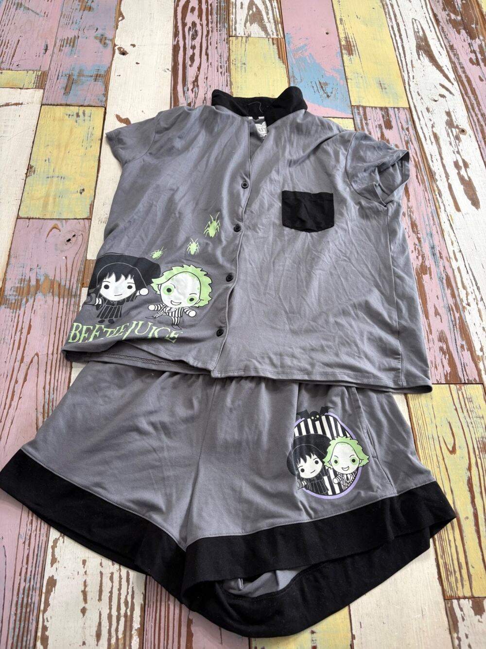Warner Bros Pajama Set Women's Size S Grey Beetlejuice Top and Shorts 2-Piece